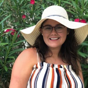 Meet your Posher, Danica